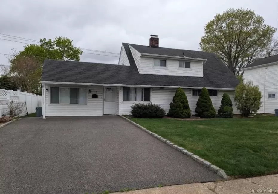 15 Falcon Lane, Hempstead, NY, 6 Bedrooms Bedrooms, 12 Rooms Rooms,3 BathroomsBathrooms,Residential,For Rent,Falcon,0,KEY986513 15 Falcon Lane, Hempstead, NY, 6 Bedrooms Bedrooms, 12 Rooms Rooms,3 BathroomsBathrooms,Residential,For Rent,Falcon,0,KEY986513