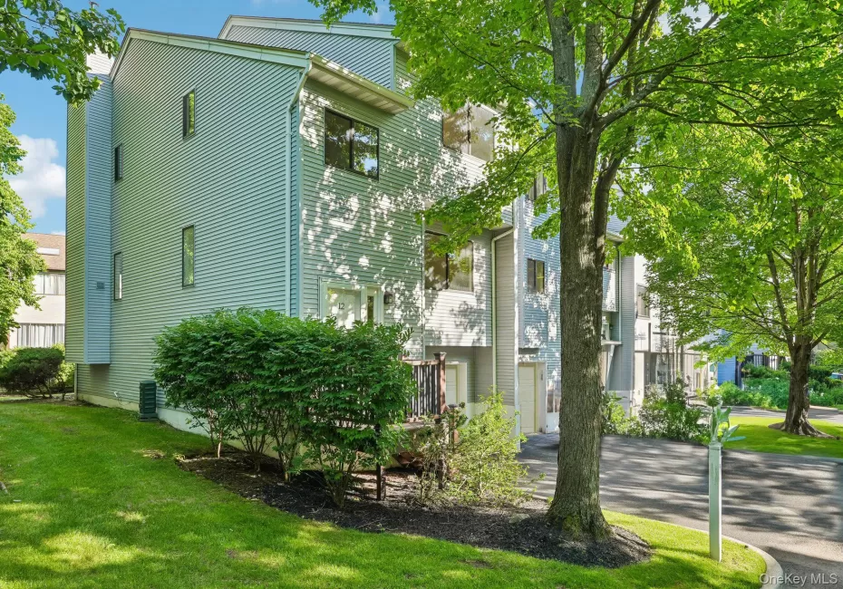 12 Evan Court, Clarkstown, NY, 2 Bedrooms Bedrooms, 6 Rooms Rooms,2 BathroomsBathrooms,Residential,For Rent,Evan,0,1010221 12 Evan Court, Clarkstown, NY, 2 Bedrooms Bedrooms, 6 Rooms Rooms,2 BathroomsBathrooms,Residential,For Rent,Evan,0,1010221