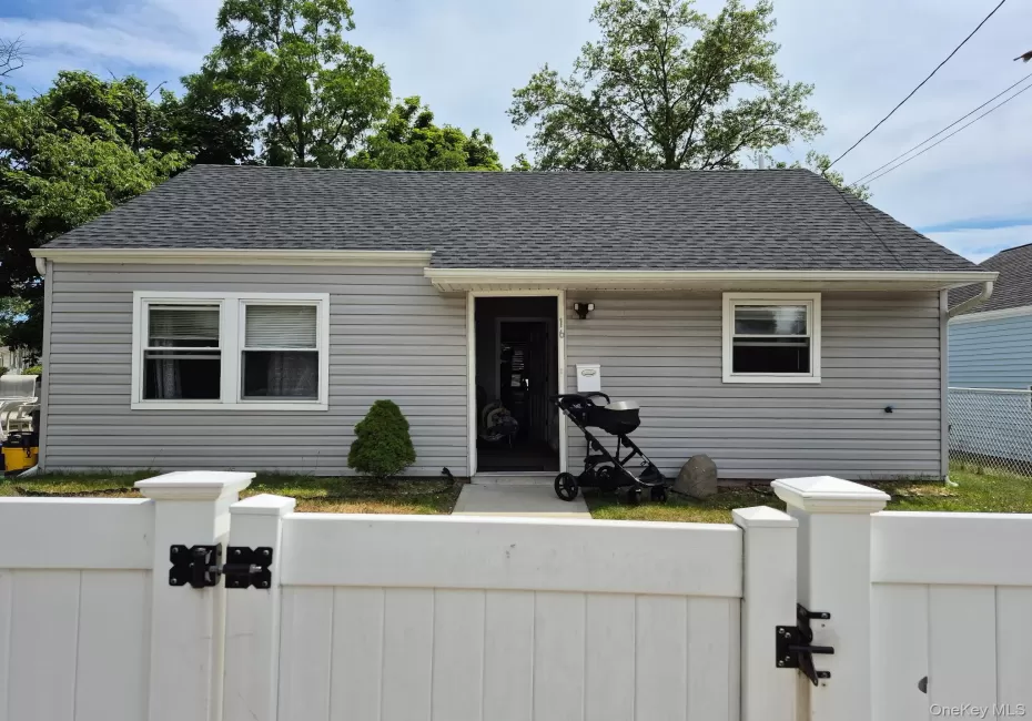 16 Pilot Street, Hempstead, NY, 3 Bedrooms Bedrooms, 6 Rooms Rooms,1 BathroomBathrooms,Residential,For Rent,Pilot,0,1015282 16 Pilot Street, Hempstead, NY, 3 Bedrooms Bedrooms, 6 Rooms Rooms,1 BathroomBathrooms,Residential,For Rent,Pilot,0,1015282