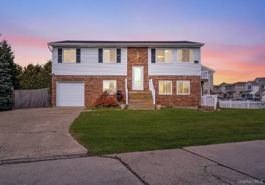4 Bay Place, Babylon, NY, 5 Bedrooms Bedrooms, 10 Rooms Rooms,3 BathroomsBathrooms,Residential,For Rent,Bay,0,KEY999254 4 Bay Place, Babylon, NY, 5 Bedrooms Bedrooms, 10 Rooms Rooms,3 BathroomsBathrooms,Residential,For Rent,Bay,0,KEY999254