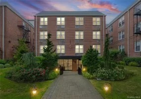 16 Main Street, Hempstead, NY, 1 Bedroom Bedrooms, 3 Rooms Rooms,1 BathroomBathrooms,Residential,For Rent,Main,0,KEY1015971 16 Main Street, Hempstead, NY, 1 Bedroom Bedrooms, 3 Rooms Rooms,1 BathroomBathrooms,Residential,For Rent,Main,0,KEY1015971