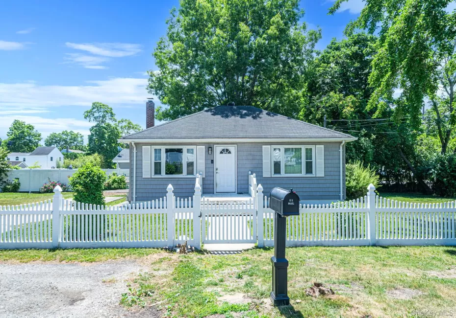 14 Pinelawn Avenue, Brookhaven, NY, 2 Bedrooms Bedrooms, 7 Rooms Rooms,1 BathroomBathrooms,Residential,For Rent,Pinelawn,0,1016357 14 Pinelawn Avenue, Brookhaven, NY, 2 Bedrooms Bedrooms, 7 Rooms Rooms,1 BathroomBathrooms,Residential,For Rent,Pinelawn,0,1016357