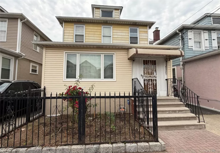 4525 Monticello Avenue, New York, NY, 3 Bedrooms Bedrooms, 7 Rooms Rooms,1 BathroomBathrooms,Residential Lease,For Rent,Monticello,0,1016400 4525 Monticello Avenue, New York, NY, 3 Bedrooms Bedrooms, 7 Rooms Rooms,1 BathroomBathrooms,Residential Lease,For Rent,Monticello,0,1016400