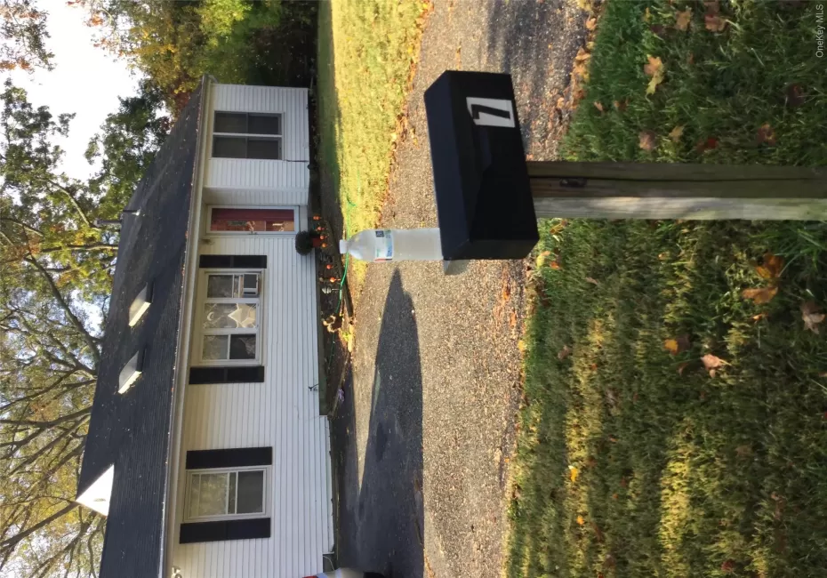 7 Squires Avenue, Brookhaven, NY, 3 Bedrooms Bedrooms, 9 Rooms Rooms,2 BathroomsBathrooms,Residential,For Rent,Squires,0,1016408 7 Squires Avenue, Brookhaven, NY, 3 Bedrooms Bedrooms, 9 Rooms Rooms,2 BathroomsBathrooms,Residential,For Rent,Squires,0,1016408