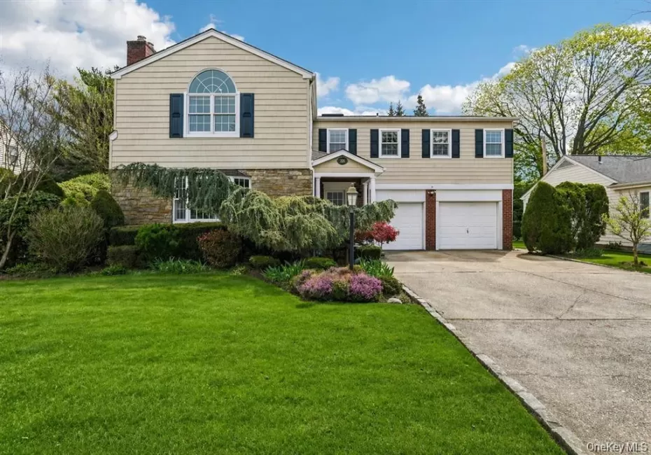221 Kensington Road, Hempstead, NY, 4 Bedrooms Bedrooms, 8 Rooms Rooms,2 BathroomsBathrooms,Residential,For Rent,Kensington,0,1016423 221 Kensington Road, Hempstead, NY, 4 Bedrooms Bedrooms, 8 Rooms Rooms,2 BathroomsBathrooms,Residential,For Rent,Kensington,0,1016423