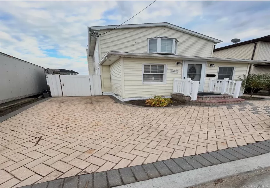 3680 Naomi Street, Hempstead, NY, 3 Bedrooms Bedrooms, 7 Rooms Rooms,2 BathroomsBathrooms,Residential Lease,For Rent,Naomi,0,KEY1016450 3680 Naomi Street, Hempstead, NY, 3 Bedrooms Bedrooms, 7 Rooms Rooms,2 BathroomsBathrooms,Residential Lease,For Rent,Naomi,0,KEY1016450
