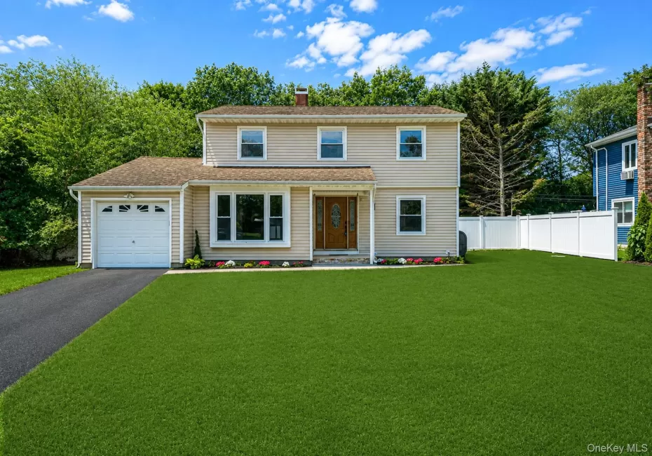 130 Greenbelt Parkway, Islip, NY, 4 Bedrooms Bedrooms, 8 Rooms Rooms,2 BathroomsBathrooms,Residential,For Rent,Greenbelt,0,KEY1012030 130 Greenbelt Parkway, Islip, NY, 4 Bedrooms Bedrooms, 8 Rooms Rooms,2 BathroomsBathrooms,Residential,For Rent,Greenbelt,0,KEY1012030