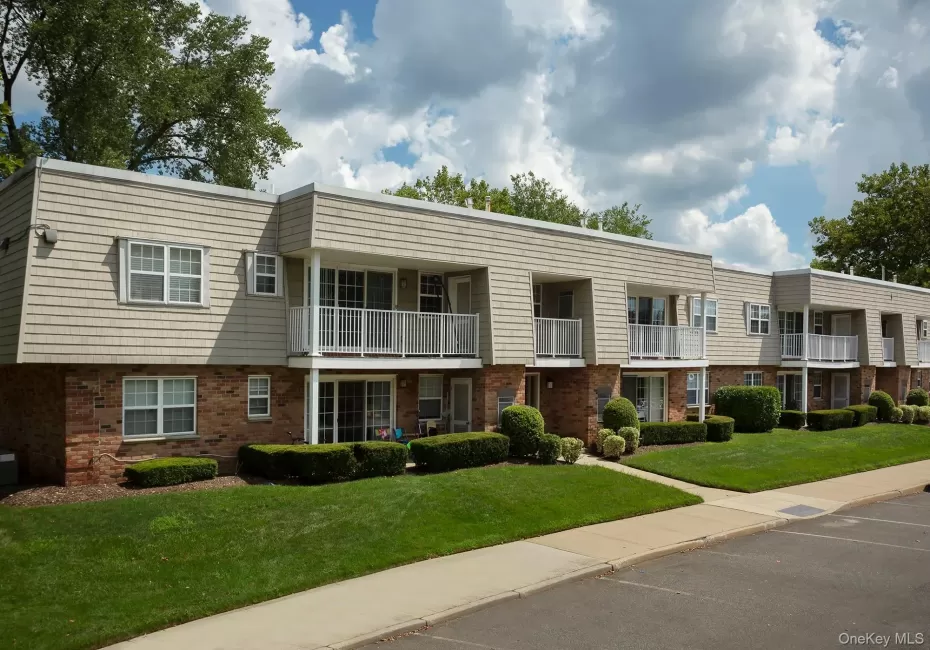 115 Westwood Drive, North Hempstead, NY, 3 Bedrooms Bedrooms, 6 Rooms Rooms,2 BathroomsBathrooms,Residential Lease,For Rent,Westwood,0,945347 115 Westwood Drive, North Hempstead, NY, 3 Bedrooms Bedrooms, 6 Rooms Rooms,2 BathroomsBathrooms,Residential Lease,For Rent,Westwood,0,945347