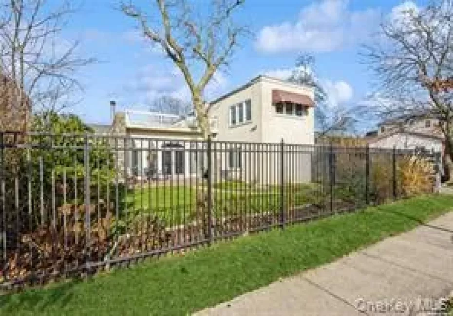 465 Market Street, Long Beach, NY, 4 Bedrooms Bedrooms, 7 Rooms Rooms,3 BathroomsBathrooms,Residential,For Rent,Market,0,1011280 465 Market Street, Long Beach, NY, 4 Bedrooms Bedrooms, 7 Rooms Rooms,3 BathroomsBathrooms,Residential,For Rent,Market,0,1011280