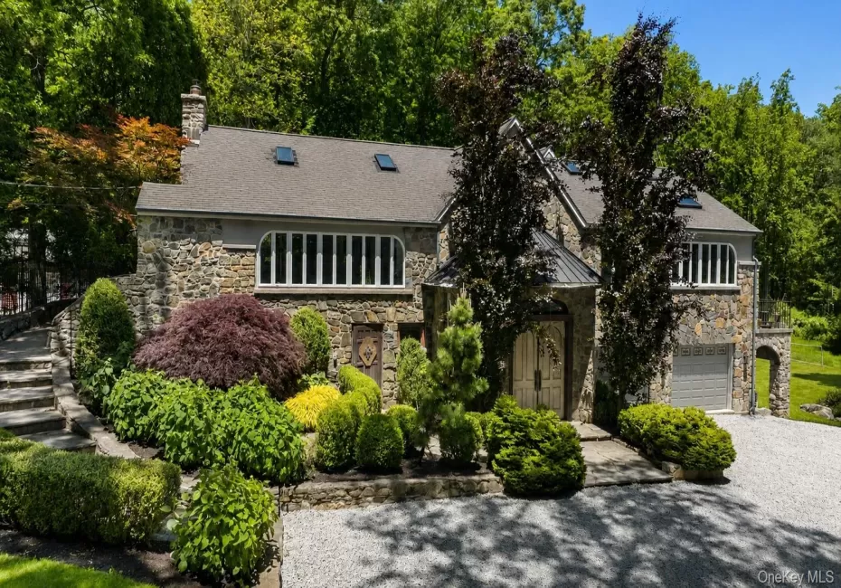 Stunning residence meticulously reimagined to honor its nearly century-old heritage while embracing modern luxury, sustainability, and exceptional craftsmanship. Stunning residence meticulously reimagined to honor its nearly century-old heritage while embracing modern luxury, sustainability, and exceptional craftsmanship.