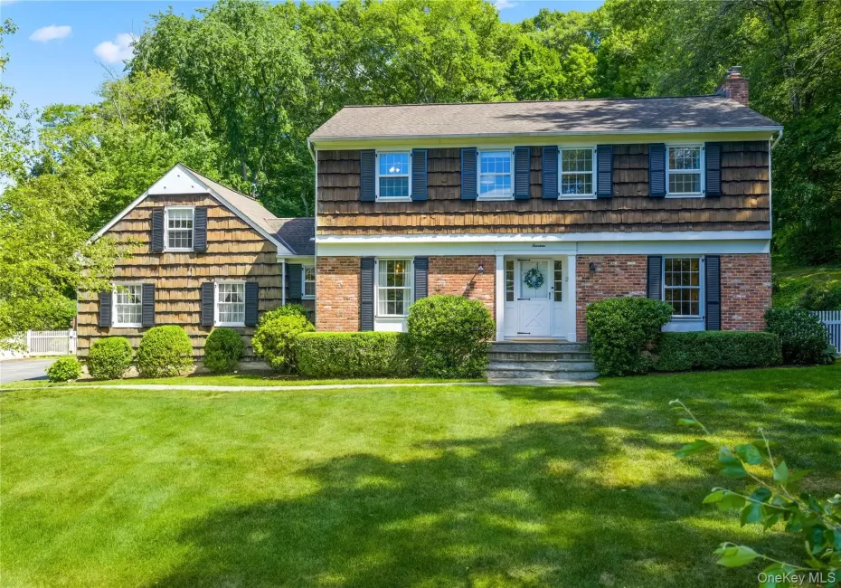 14 Briarwood Lane, Mount Pleasant, NY, 4 Bedrooms Bedrooms, 8 Rooms Rooms,2 BathroomsBathrooms,Residential,For Rent,Briarwood,0,KEY1013231 14 Briarwood Lane, Mount Pleasant, NY, 4 Bedrooms Bedrooms, 8 Rooms Rooms,2 BathroomsBathrooms,Residential,For Rent,Briarwood,0,KEY1013231