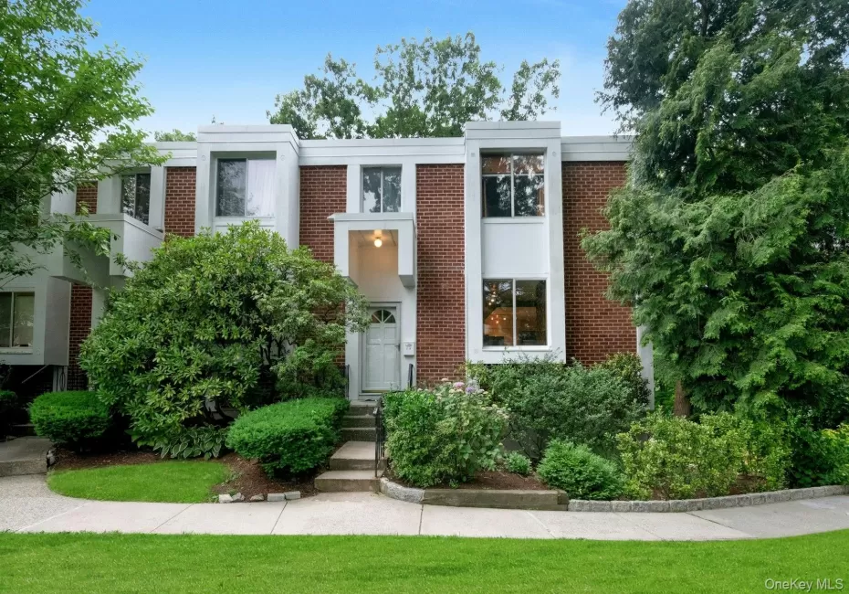 1118 Colony Drive, Greenburgh, NY, 4 Bedrooms Bedrooms, 9 Rooms Rooms,2 BathroomsBathrooms,Residential,For Rent,Colony,0,1014749 1118 Colony Drive, Greenburgh, NY, 4 Bedrooms Bedrooms, 9 Rooms Rooms,2 BathroomsBathrooms,Residential,For Rent,Colony,0,1014749