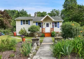9 Starview Avenue, Putnam Valley, NY, 3 Bedrooms Bedrooms, 8 Rooms Rooms,2 BathroomsBathrooms,Residential,For Rent,Starview,0,KEY1016076 9 Starview Avenue, Putnam Valley, NY, 3 Bedrooms Bedrooms, 8 Rooms Rooms,2 BathroomsBathrooms,Residential,For Rent,Starview,0,KEY1016076