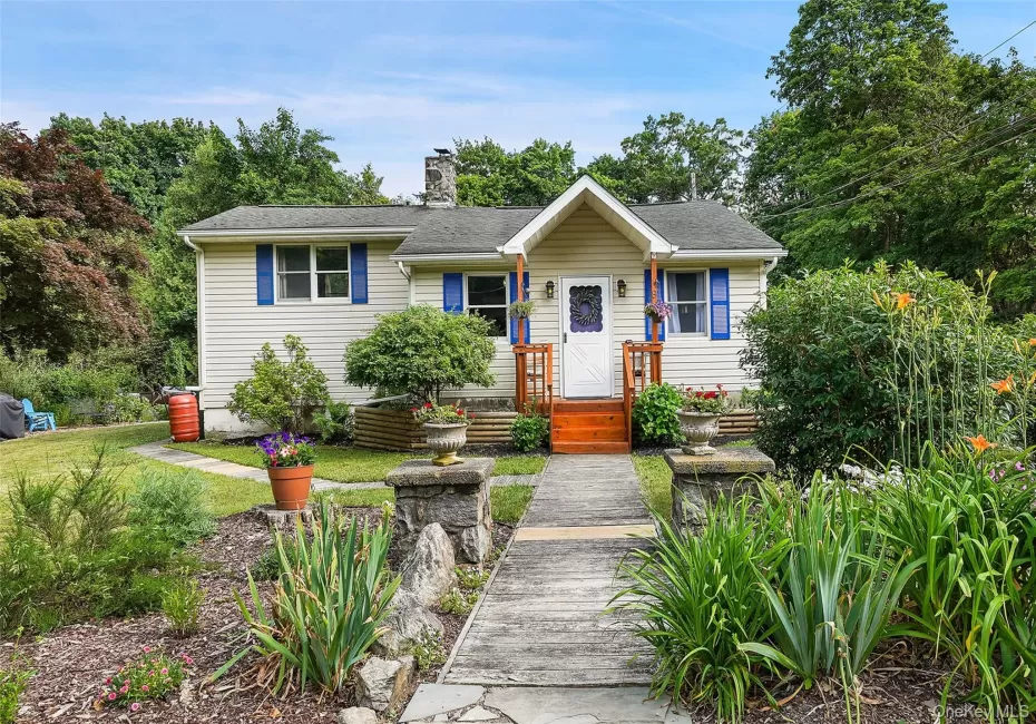 9 Starview Avenue, Putnam Valley, NY, 3 Bedrooms Bedrooms, 8 Rooms Rooms,2 BathroomsBathrooms,Residential,For Rent,Starview,0,KEY1016076 9 Starview Avenue, Putnam Valley, NY, 3 Bedrooms Bedrooms, 8 Rooms Rooms,2 BathroomsBathrooms,Residential,For Rent,Starview,0,KEY1016076