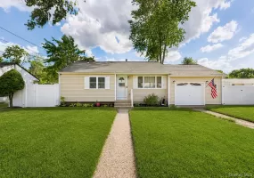 96 Columbus Avenue, Brookhaven, NY, 3 Bedrooms Bedrooms, 7 Rooms Rooms,1 BathroomBathrooms,Residential,For Rent,Columbus,0,1011486 96 Columbus Avenue, Brookhaven, NY, 3 Bedrooms Bedrooms, 7 Rooms Rooms,1 BathroomBathrooms,Residential,For Rent,Columbus,0,1011486