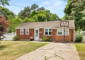 1632 Thompson Drive, Islip, NY, 3 Bedrooms Bedrooms, 6 Rooms Rooms,1 BathroomBathrooms,Residential,For Rent,Thompson,0,1016593 1632 Thompson Drive, Islip, NY, 3 Bedrooms Bedrooms, 6 Rooms Rooms,1 BathroomBathrooms,Residential,For Rent,Thompson,0,1016593