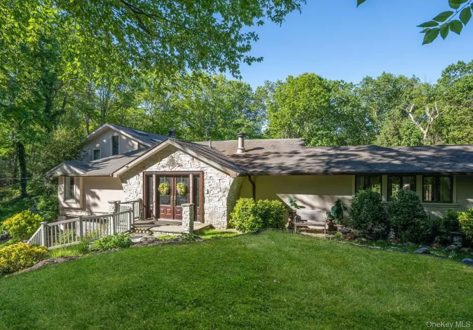 121 Laurel Lane, Oyster Bay, NY, 5 Bedrooms Bedrooms, 20 Rooms Rooms,5 BathroomsBathrooms,Residential,For Rent,Laurel,0,1006519 121 Laurel Lane, Oyster Bay, NY, 5 Bedrooms Bedrooms, 20 Rooms Rooms,5 BathroomsBathrooms,Residential,For Rent,Laurel,0,1006519
