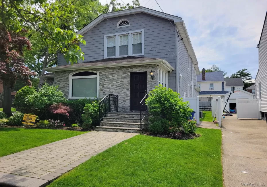 301 Linwood Avenue, Hempstead, NY, 5 Bedrooms Bedrooms, 13 Rooms Rooms,3 BathroomsBathrooms,Residential Lease,For Rent,Linwood,0,1013821 301 Linwood Avenue, Hempstead, NY, 5 Bedrooms Bedrooms, 13 Rooms Rooms,3 BathroomsBathrooms,Residential Lease,For Rent,Linwood,0,1013821