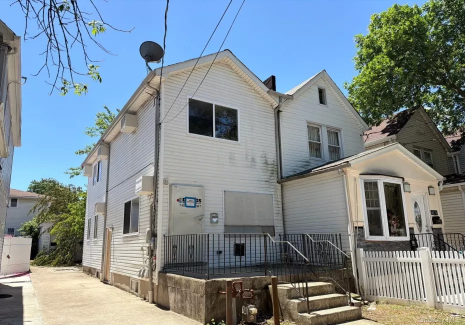 142-16 116th Avenue, New York, NY, 3 Bedrooms Bedrooms, 7 Rooms Rooms,1 BathroomBathrooms,Residential,For Rent,116th,0,KEY1016651 142-16 116th Avenue, New York, NY, 3 Bedrooms Bedrooms, 7 Rooms Rooms,1 BathroomBathrooms,Residential,For Rent,116th,0,KEY1016651