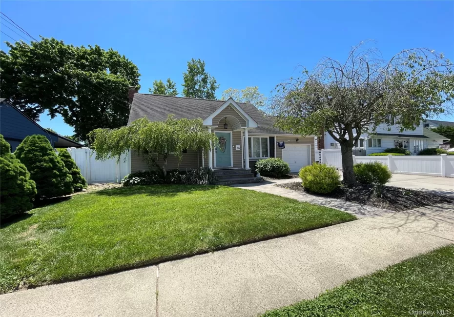 36 34th Street, Babylon, NY, 4 Bedrooms Bedrooms, 6 Rooms Rooms,2 BathroomsBathrooms,Residential,For Rent,34th,0,1016586 36 34th Street, Babylon, NY, 4 Bedrooms Bedrooms, 6 Rooms Rooms,2 BathroomsBathrooms,Residential,For Rent,34th,0,1016586