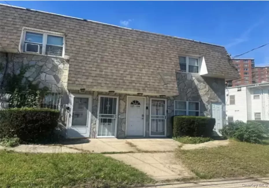 137-14 167th Street, New York, NY, 3 Bedrooms Bedrooms, 6 Rooms Rooms,1 BathroomBathrooms,Residential,For Rent,167th,0,KEY1016760 137-14 167th Street, New York, NY, 3 Bedrooms Bedrooms, 6 Rooms Rooms,1 BathroomBathrooms,Residential,For Rent,167th,0,KEY1016760