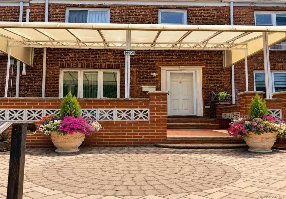 14426 77th Avenue, New York, NY, 4 Bedrooms Bedrooms, 7 Rooms Rooms,3 BathroomsBathrooms,Residential,For Rent,77th,0,KEY1016774 14426 77th Avenue, New York, NY, 4 Bedrooms Bedrooms, 7 Rooms Rooms,3 BathroomsBathrooms,Residential,For Rent,77th,0,KEY1016774