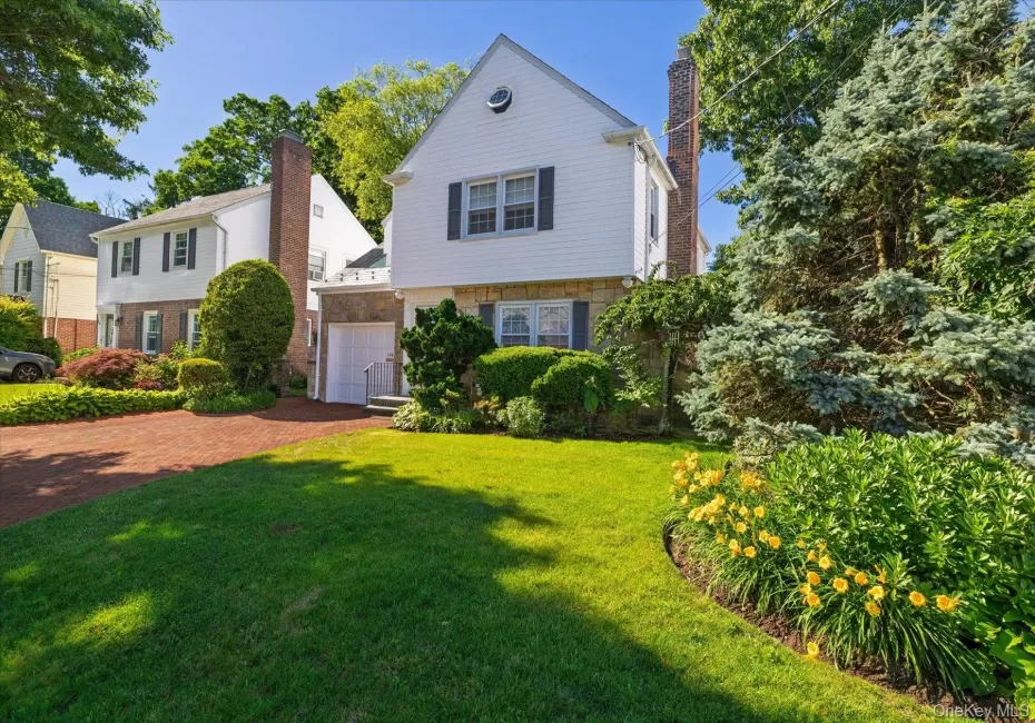108 Muirfield Road, Hempstead, NY, 3 Bedrooms Bedrooms, 7 Rooms Rooms,2 BathroomsBathrooms,Residential Lease,For Rent,Muirfield,0,1014986 108 Muirfield Road, Hempstead, NY, 3 Bedrooms Bedrooms, 7 Rooms Rooms,2 BathroomsBathrooms,Residential Lease,For Rent,Muirfield,0,1014986