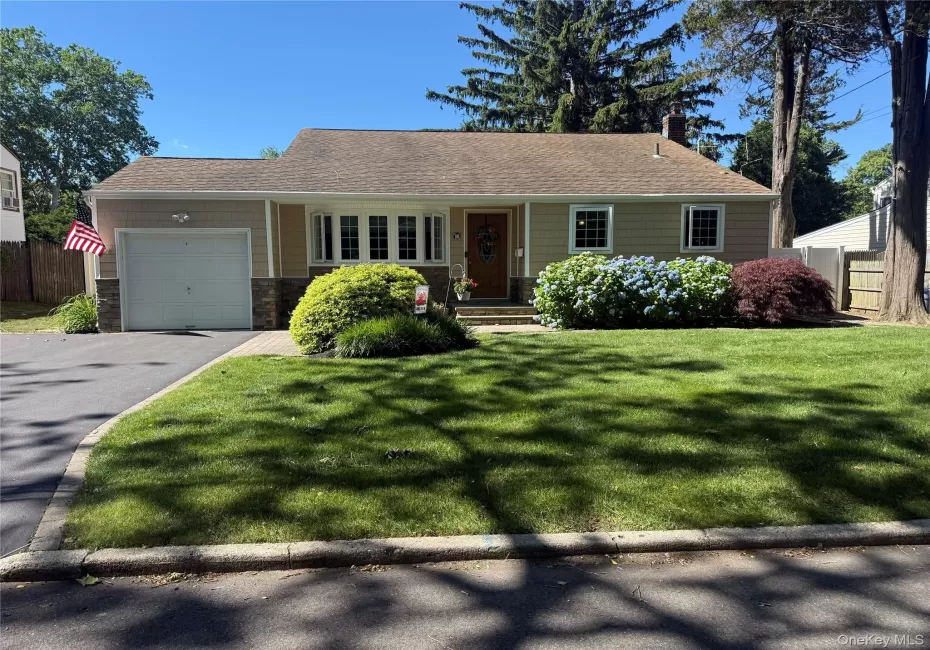 20 Via Continental, Huntington, NY, 3 Bedrooms Bedrooms, 7 Rooms Rooms,2 BathroomsBathrooms,Residential,For Rent,Via Continental,0,1016822 20 Via Continental, Huntington, NY, 3 Bedrooms Bedrooms, 7 Rooms Rooms,2 BathroomsBathrooms,Residential,For Rent,Via Continental,0,1016822