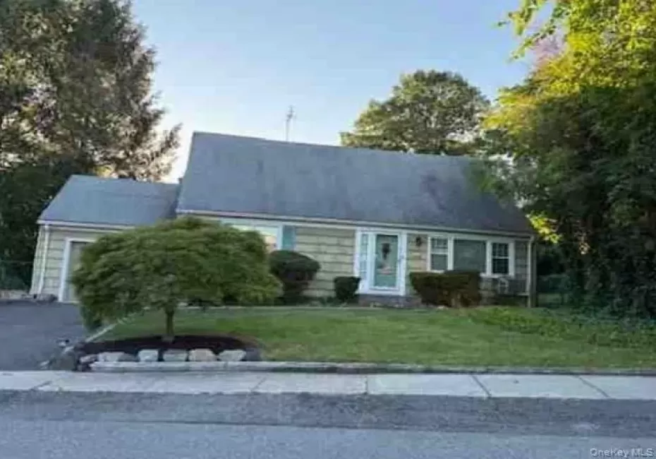 31 Glenwood Road, Oyster Bay, NY, 3 Bedrooms Bedrooms, 7 Rooms Rooms,2 BathroomsBathrooms,Residential,For Rent,Glenwood,0,1016764 31 Glenwood Road, Oyster Bay, NY, 3 Bedrooms Bedrooms, 7 Rooms Rooms,2 BathroomsBathrooms,Residential,For Rent,Glenwood,0,1016764