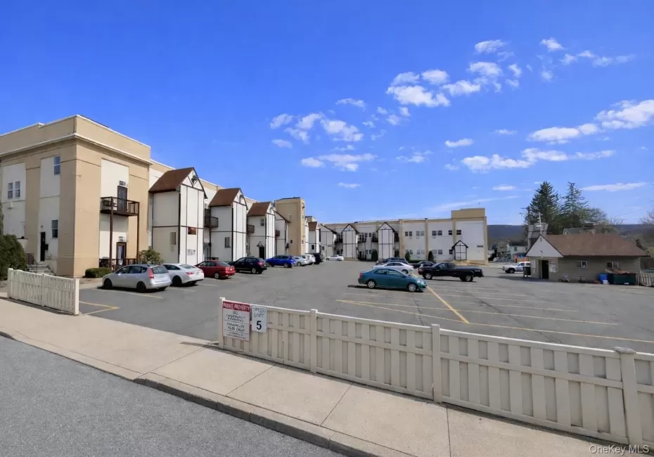 39 Church Street, Deerpark, NY, 1 Bedroom Bedrooms, 4 Rooms Rooms,1 BathroomBathrooms,Residential Lease,For Rent,Church,0,983118 39 Church Street, Deerpark, NY, 1 Bedroom Bedrooms, 4 Rooms Rooms,1 BathroomBathrooms,Residential Lease,For Rent,Church,0,983118