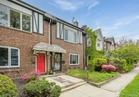 82-79 166th Street, New York, NY, 3 Bedrooms Bedrooms, 6 Rooms Rooms,1 BathroomBathrooms,Residential,For Rent,166th,0,992006 82-79 166th Street, New York, NY, 3 Bedrooms Bedrooms, 6 Rooms Rooms,1 BathroomBathrooms,Residential,For Rent,166th,0,992006