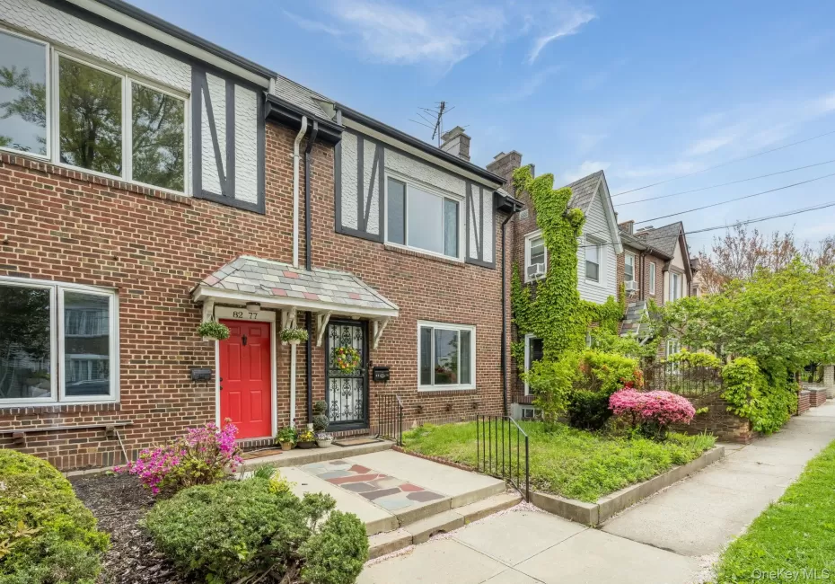 82-79 166th Street, New York, NY, 3 Bedrooms Bedrooms, 6 Rooms Rooms,1 BathroomBathrooms,Residential,For Rent,166th,0,992006 82-79 166th Street, New York, NY, 3 Bedrooms Bedrooms, 6 Rooms Rooms,1 BathroomBathrooms,Residential,For Rent,166th,0,992006