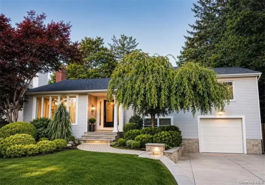 5 Eaton Road, Oyster Bay, NY, 3 Bedrooms Bedrooms, 7 Rooms Rooms,2 BathroomsBathrooms,Residential Lease,For Rent,Eaton,0,1001335 5 Eaton Road, Oyster Bay, NY, 3 Bedrooms Bedrooms, 7 Rooms Rooms,2 BathroomsBathrooms,Residential Lease,For Rent,Eaton,0,1001335