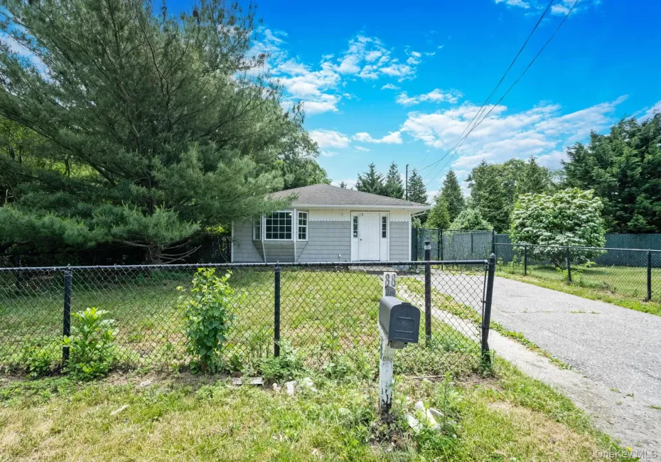 88 Eleanor Avenue, Brookhaven, NY, 3 Bedrooms Bedrooms, 5 Rooms Rooms,1 BathroomBathrooms,Residential,For Rent,Eleanor,0,1016714 88 Eleanor Avenue, Brookhaven, NY, 3 Bedrooms Bedrooms, 5 Rooms Rooms,1 BathroomBathrooms,Residential,For Rent,Eleanor,0,1016714