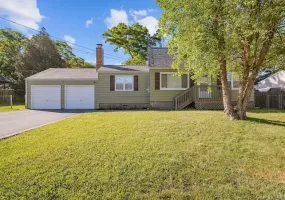 16 Brushwood Drive, Brookhaven, NY, 4 Bedrooms Bedrooms, 7 Rooms Rooms,1 BathroomBathrooms,Residential,For Rent,Brushwood,0,KEY1016696 16 Brushwood Drive, Brookhaven, NY, 4 Bedrooms Bedrooms, 7 Rooms Rooms,1 BathroomBathrooms,Residential,For Rent,Brushwood,0,KEY1016696