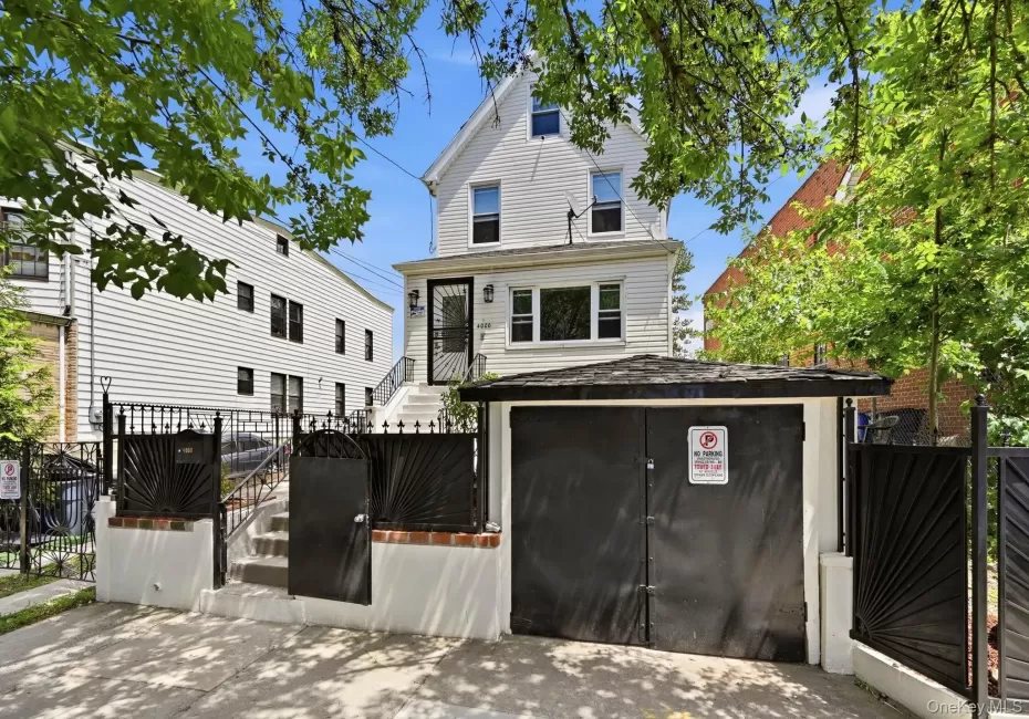 4000 Pratt Avenue, New York, NY, 3 Bedrooms Bedrooms, 6 Rooms Rooms,3 BathroomsBathrooms,Residential,For Rent,Pratt,0,1016705 4000 Pratt Avenue, New York, NY, 3 Bedrooms Bedrooms, 6 Rooms Rooms,3 BathroomsBathrooms,Residential,For Rent,Pratt,0,1016705