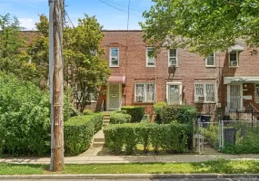 4118 Murdock Avenue, New York, NY, 2 Bedrooms Bedrooms, 6 Rooms Rooms,1 BathroomBathrooms,Residential,For Rent,Murdock,0,KEY1016641 4118 Murdock Avenue, New York, NY, 2 Bedrooms Bedrooms, 6 Rooms Rooms,1 BathroomBathrooms,Residential,For Rent,Murdock,0,KEY1016641