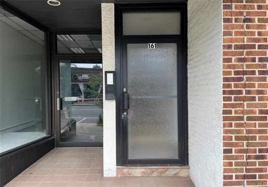 161 Main Street, North Hempstead, NY, 2 Bedrooms Bedrooms, 4 Rooms Rooms,1 BathroomBathrooms,Residential Lease,For Rent,Main,0,1016791 161 Main Street, North Hempstead, NY, 2 Bedrooms Bedrooms, 4 Rooms Rooms,1 BathroomBathrooms,Residential Lease,For Rent,Main,0,1016791