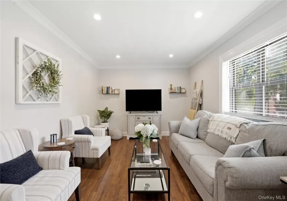 123 Park Avenue, Babylon, NY, 1 Bedroom Bedrooms, 3 Rooms Rooms,1 BathroomBathrooms,Residential,For Rent,Park,0,KEY1016900 123 Park Avenue, Babylon, NY, 1 Bedroom Bedrooms, 3 Rooms Rooms,1 BathroomBathrooms,Residential,For Rent,Park,0,KEY1016900