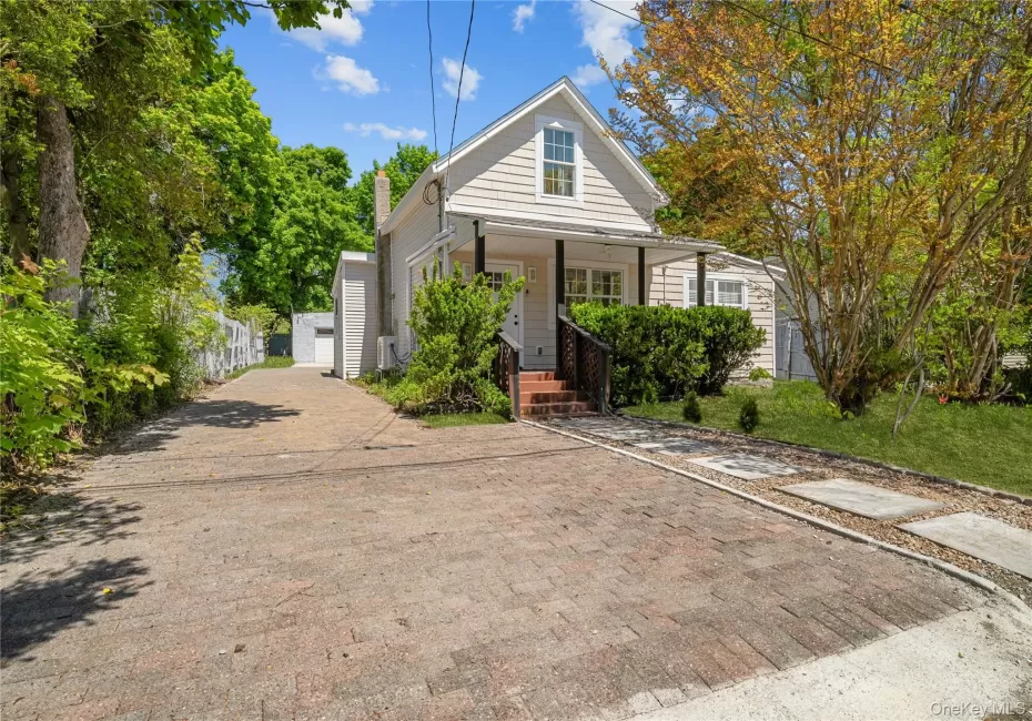 37 Hoffman Drive, Smithtown, NY, 3 Bedrooms Bedrooms, 7 Rooms Rooms,1 BathroomBathrooms,Residential Lease,For Rent,Hoffman,0,1017027 37 Hoffman Drive, Smithtown, NY, 3 Bedrooms Bedrooms, 7 Rooms Rooms,1 BathroomBathrooms,Residential Lease,For Rent,Hoffman,0,1017027