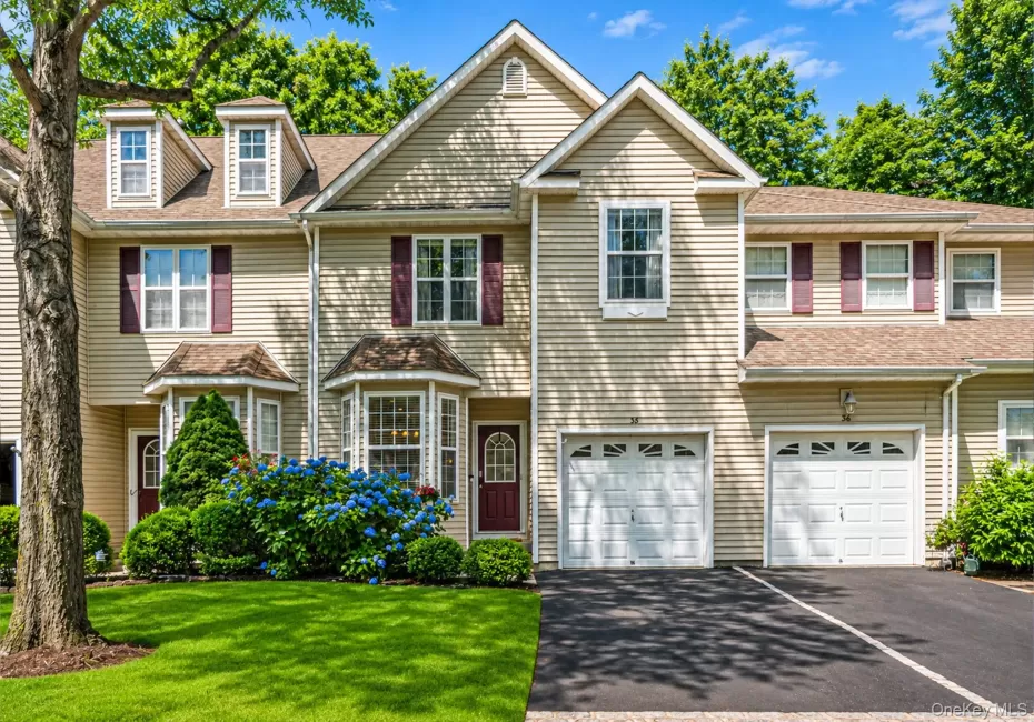 38 Avery Court, Smithtown, NY, 3 Bedrooms Bedrooms, 6 Rooms Rooms,2 BathroomsBathrooms,Residential,For Rent,Avery,0,KEY1016896 38 Avery Court, Smithtown, NY, 3 Bedrooms Bedrooms, 6 Rooms Rooms,2 BathroomsBathrooms,Residential,For Rent,Avery,0,KEY1016896