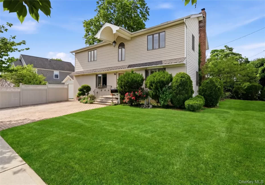 698 Washington Street, Hempstead, NY, 4 Bedrooms Bedrooms, 10 Rooms Rooms,3 BathroomsBathrooms,Residential,For Rent,Washington,0,1016980 698 Washington Street, Hempstead, NY, 4 Bedrooms Bedrooms, 10 Rooms Rooms,3 BathroomsBathrooms,Residential,For Rent,Washington,0,1016980