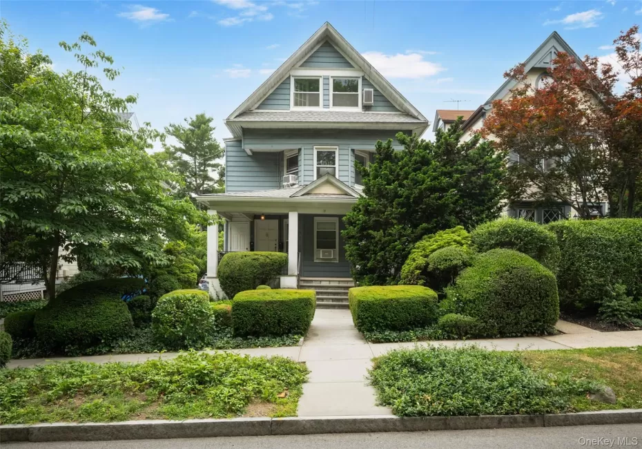 91 Parkway Road, Eastchester, NY, 2 Bedrooms Bedrooms, 4 Rooms Rooms,1 BathroomBathrooms,Residential Lease,For Rent,Parkway,0,1007409 91 Parkway Road, Eastchester, NY, 2 Bedrooms Bedrooms, 4 Rooms Rooms,1 BathroomBathrooms,Residential Lease,For Rent,Parkway,0,1007409