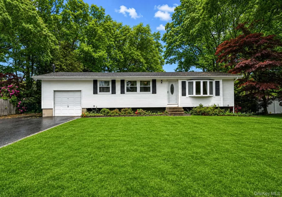 16 Lodge Lane, Brookhaven, NY, 3 Bedrooms Bedrooms, 7 Rooms Rooms,1 BathroomBathrooms,Residential,For Rent,Lodge,0,1016432 16 Lodge Lane, Brookhaven, NY, 3 Bedrooms Bedrooms, 7 Rooms Rooms,1 BathroomBathrooms,Residential,For Rent,Lodge,0,1016432