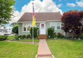 100 Laux Place, Hempstead, NY, 3 Bedrooms Bedrooms, 5 Rooms Rooms,2 BathroomsBathrooms,Residential,For Rent,Laux,0,KEY1016254 100 Laux Place, Hempstead, NY, 3 Bedrooms Bedrooms, 5 Rooms Rooms,2 BathroomsBathrooms,Residential,For Rent,Laux,0,KEY1016254