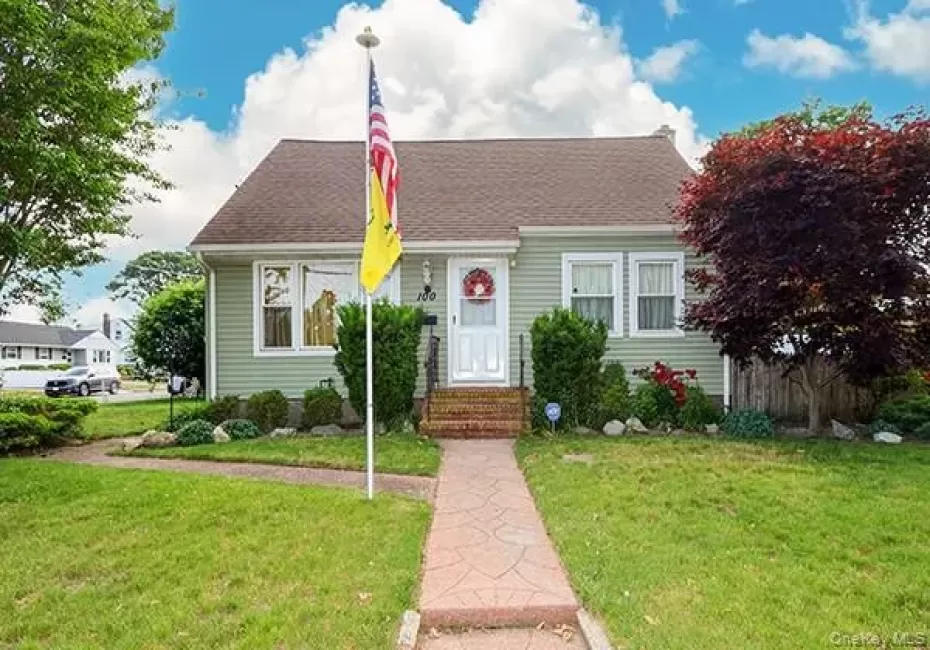 100 Laux Place, Hempstead, NY, 3 Bedrooms Bedrooms, 5 Rooms Rooms,2 BathroomsBathrooms,Residential,For Rent,Laux,0,1016254 100 Laux Place, Hempstead, NY, 3 Bedrooms Bedrooms, 5 Rooms Rooms,2 BathroomsBathrooms,Residential,For Rent,Laux,0,1016254
