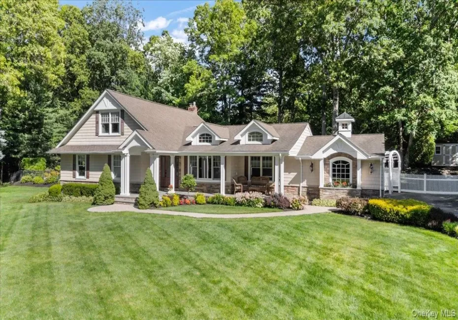 10 Serene Court, Huntington, NY, 6 Bedrooms Bedrooms, 11 Rooms Rooms,4 BathroomsBathrooms,Residential,For Rent,Serene,0,1015804 10 Serene Court, Huntington, NY, 6 Bedrooms Bedrooms, 11 Rooms Rooms,4 BathroomsBathrooms,Residential,For Rent,Serene,0,1015804