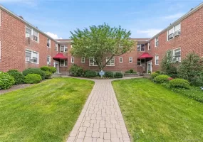 9 Bryant Crescent, White Plains, NY, 2 Bedrooms Bedrooms, 4 Rooms Rooms,1 BathroomBathrooms,Residential,For Rent,Bryant,0,1016014 9 Bryant Crescent, White Plains, NY, 2 Bedrooms Bedrooms, 4 Rooms Rooms,1 BathroomBathrooms,Residential,For Rent,Bryant,0,1016014