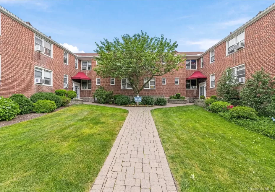 9 Bryant Crescent, White Plains, NY, 2 Bedrooms Bedrooms, 4 Rooms Rooms,1 BathroomBathrooms,Residential,For Rent,Bryant,0,1016014 9 Bryant Crescent, White Plains, NY, 2 Bedrooms Bedrooms, 4 Rooms Rooms,1 BathroomBathrooms,Residential,For Rent,Bryant,0,1016014