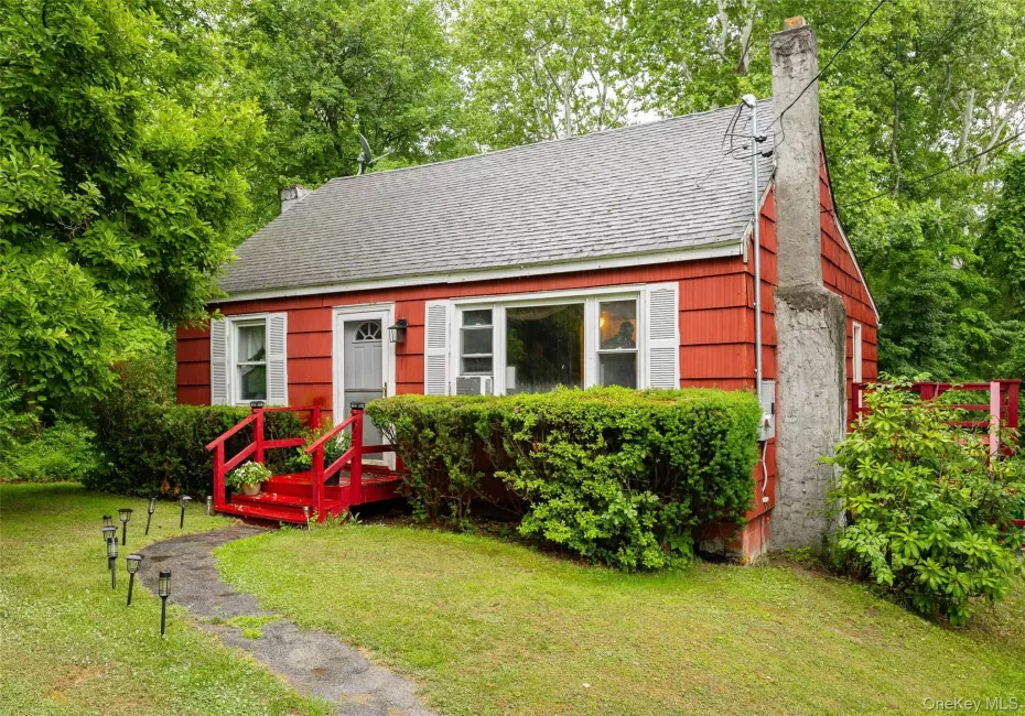 24 Dutchess Hill Road, Hyde Park, NY, 4 Bedrooms Bedrooms, 8 Rooms Rooms,1 BathroomBathrooms,Residential,For Rent,Dutchess Hill,0,KEY1013508 24 Dutchess Hill Road, Hyde Park, NY, 4 Bedrooms Bedrooms, 8 Rooms Rooms,1 BathroomBathrooms,Residential,For Rent,Dutchess Hill,0,KEY1013508